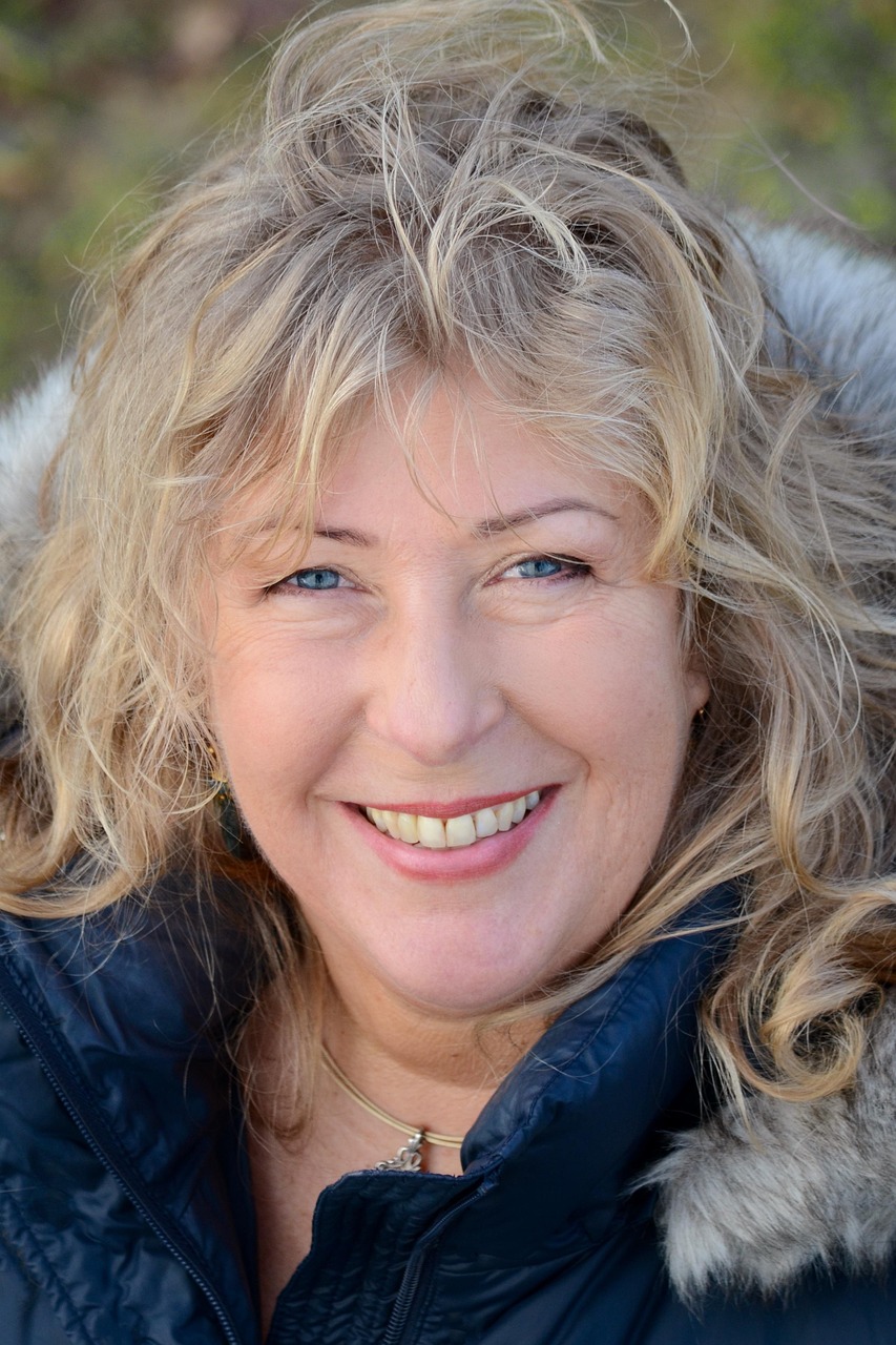 woman, beauty, smile, face, lady, adult, female, person, beautiful, style, friendly, portrait